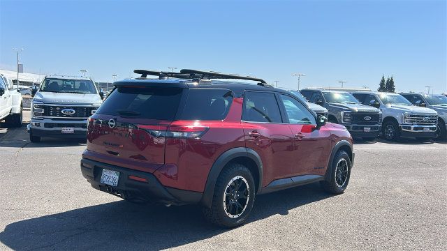 Used 2025 Nissan Pathfinder Rock Creek AWD/4WD image 3