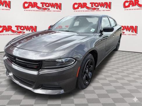 Used 2023 Dodge Charger SXT RWD image 2