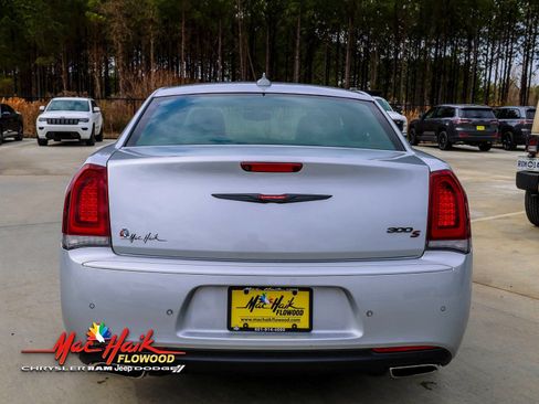 Used 2023 Chrysler 300 S image 6