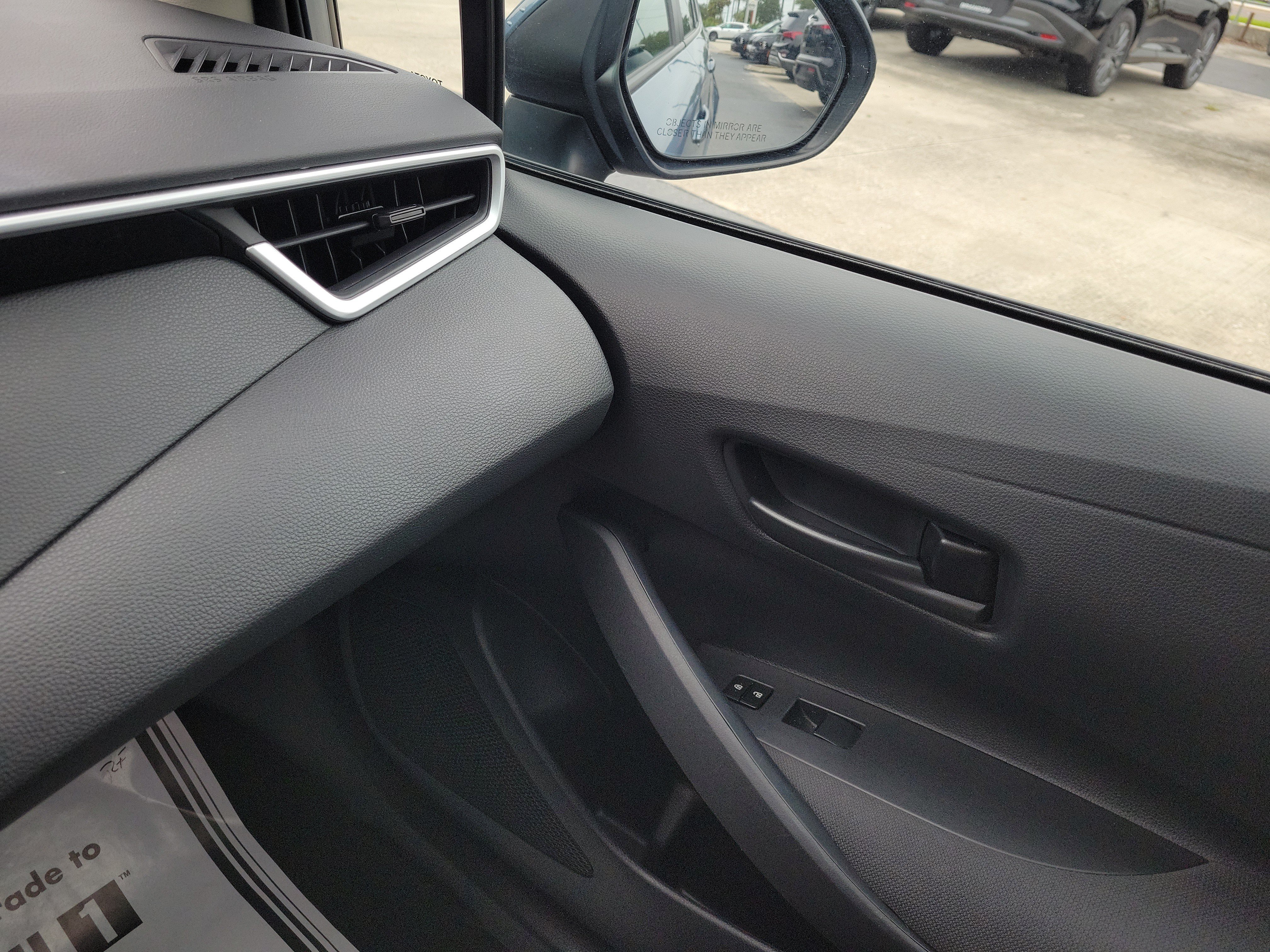 Used 2024 Toyota Corolla LE FWD image 27