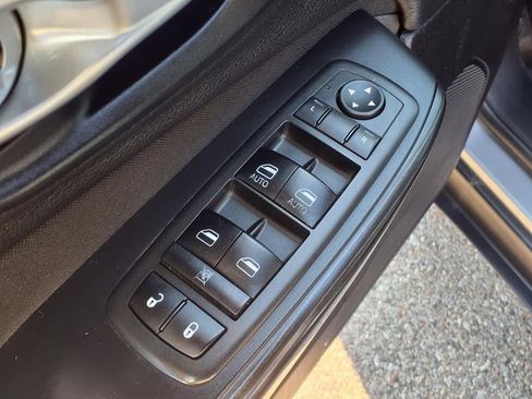 Used 2014 Jeep Cherokee Latitude w/ Comfort/Convenience Group FWD image 16