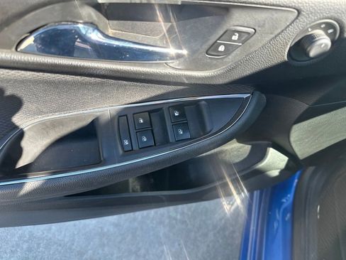 Used 2017 Chevrolet Cruze LT FWD image 7