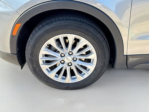 Used 2024 Cadillac XT4 Luxury image 28