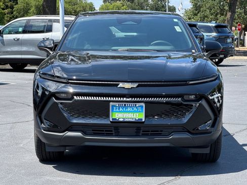 New 2026 Chevrolet Equinox EV LT w/ Comfort Package AWD/4WD image 8