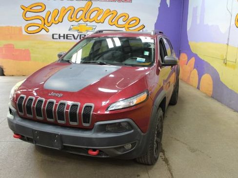 Used 2016 Jeep Cherokee Trailhawk w/ Leather Interior Group AWD/4WD image 4