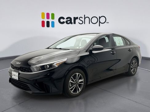 Used 2023 Kia Forte LXS image 1