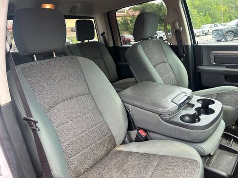 Used 2015 RAM 1500 Classic SLT w/ SLT Plus D←cor Group AWD/4WD image 31