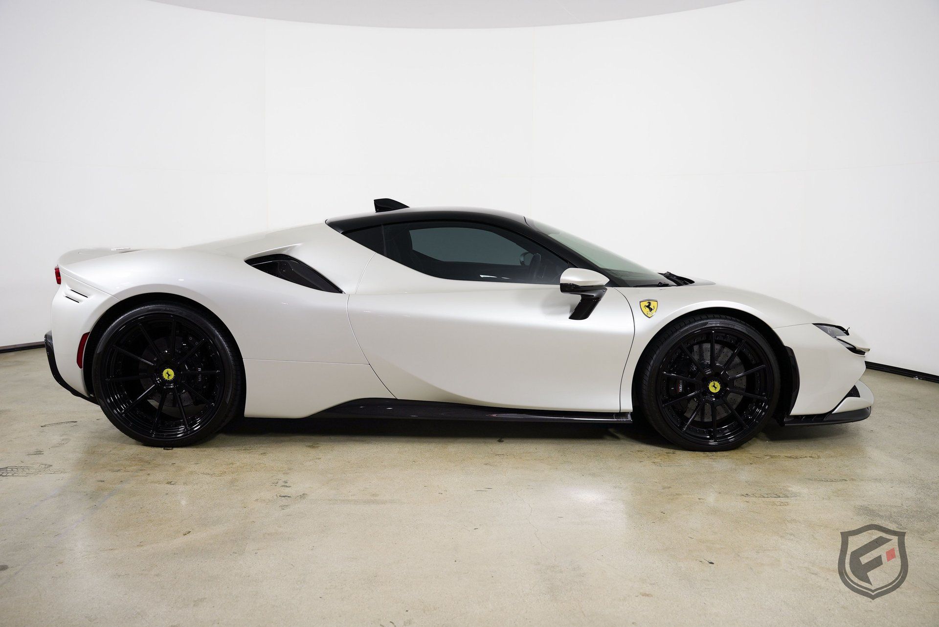 Used 2022 Ferrari SF90 Stradale AWD/4WD image 10