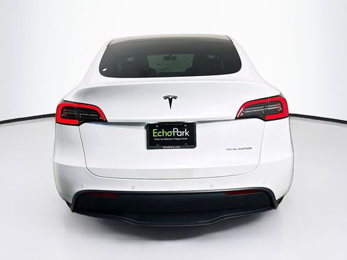 Used 2021 Tesla Model Y Long Range AWD/4WD image 7