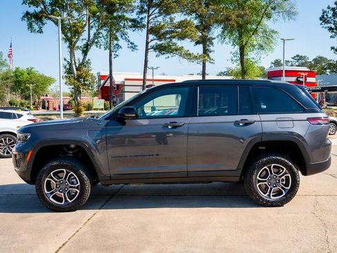 Used 2022 Jeep Grand Cherokee Trailhawk w/ Advanced Protech Group II image 2