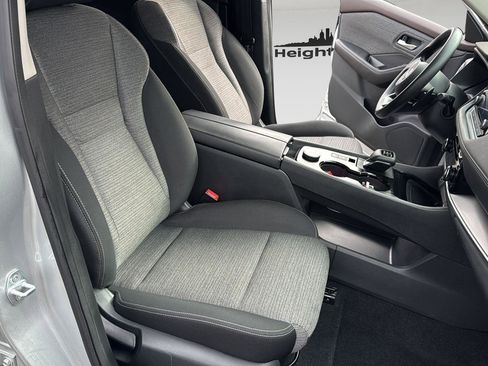 Used 2022 Nissan Rogue SV image 37