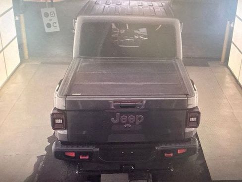 Used 2023 Jeep Gladiator Rubicon w/ LED Lighting Group AWD/4WD image 11