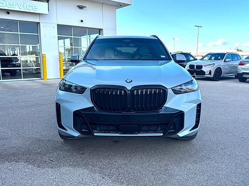 Used 2024 BMW X5 xDrive40i w/ M Sport Package AWD/4WD image 2