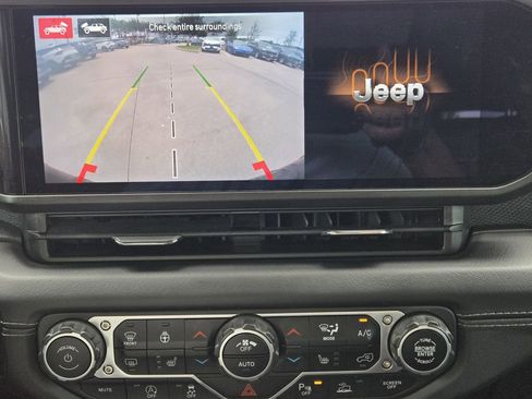 Used 2024 Jeep Wrangler Unlimited Rubicon w/ XTREMEE 35" Tire Package AWD/4WD image 7