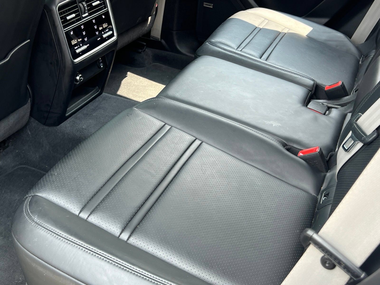 Certified 2023 Porsche Cayenne Platinum Edition AWD/4WD image 20