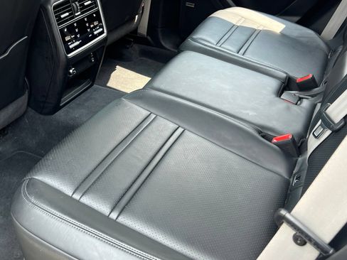 Certified 2023 Porsche Cayenne Platinum Edition AWD/4WD image 20