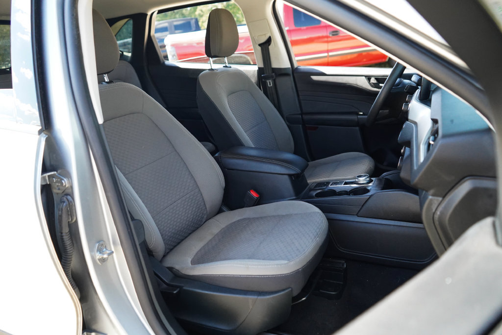 Used 2022 Ford Escape SE FWD image 13