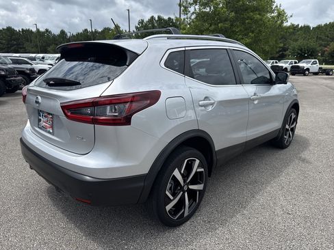 Used 2021 Nissan Rogue Sport SL FWD image 7