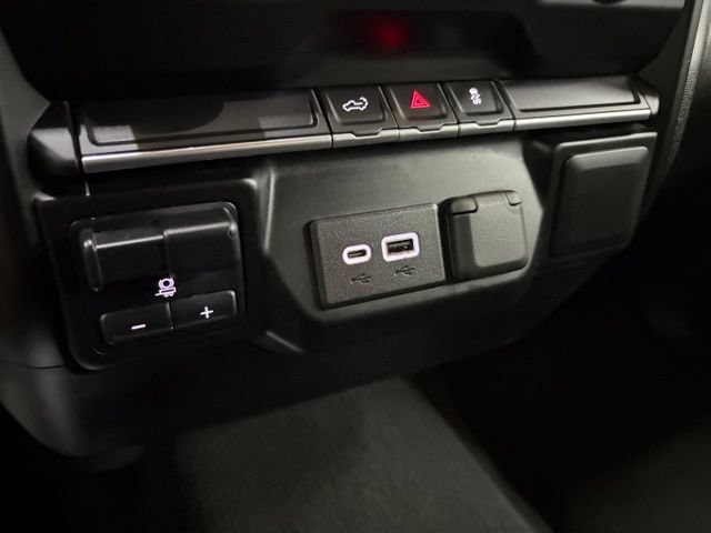 Used 2022 Chevrolet Silverado 2500 Custom w/ Custom Value Package AWD/4WD image 59