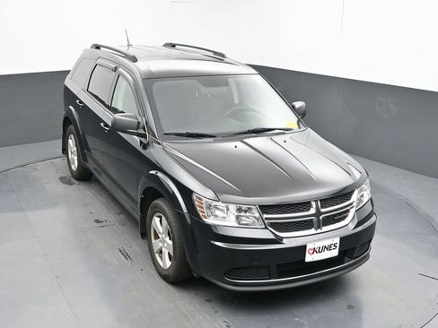 Used 2016 Dodge Journey SE w/ MOPAR All-Weather Group FWD image 16