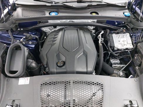 Used 2024 Porsche Macan image 32