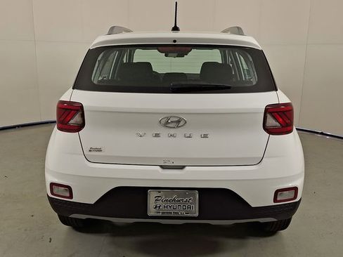 New 2026 Hyundai Venue SEL FWD image 5