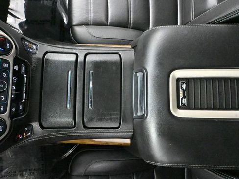 Used 2017 GMC Yukon Denali image 38