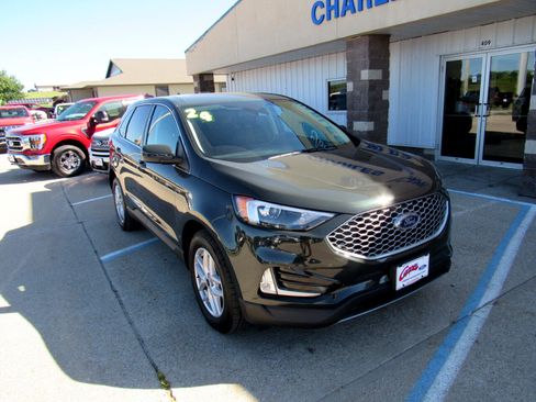 Used 2024 Ford Edge SEL w/ Convenience Package image 3