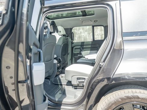 New 2026 Land Rover Defender 130 X-Dynamic SE AWD/4WD image 20