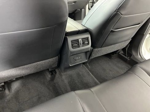 Used 2023 Nissan Rogue SV w/ SV Premium Package image 46