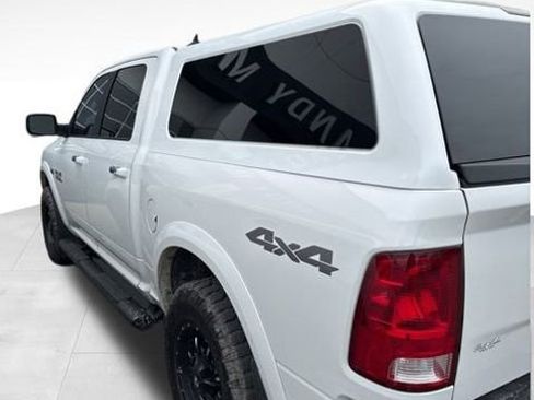 Used 2018 RAM 1500 SLT image 5