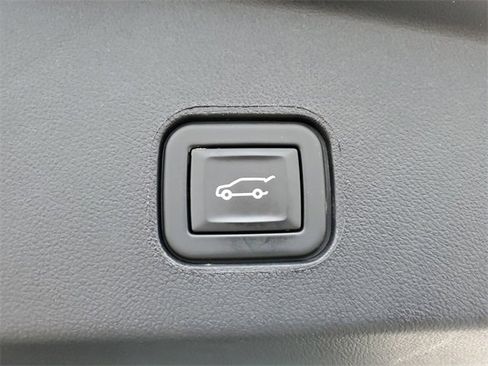 Certified 2024 Cadillac Lyriq Luxury image 27