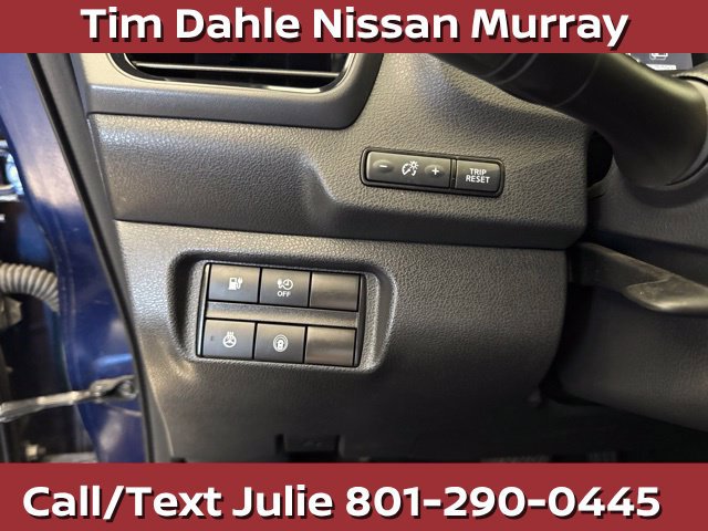 Used 2022 Nissan Leaf SV FWD image 29