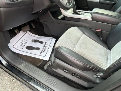 Used 2013 Ford Edge SEL w/ Black-White Styling Pkg FWD image 10