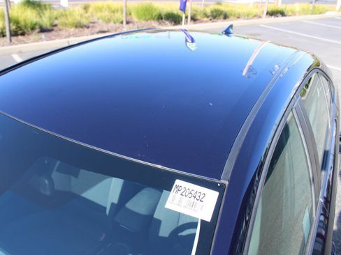 Used 2021 Toyota Corolla LE image 11