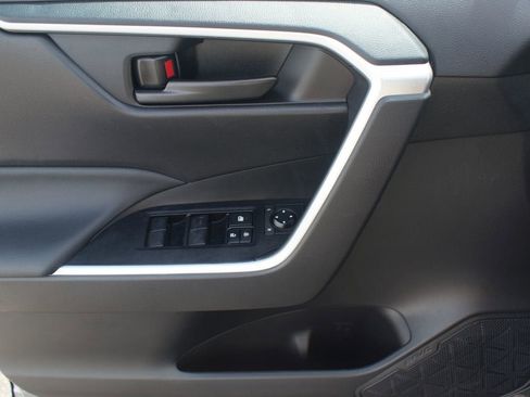 Used 2025 Toyota RAV4 LE FWD image 27