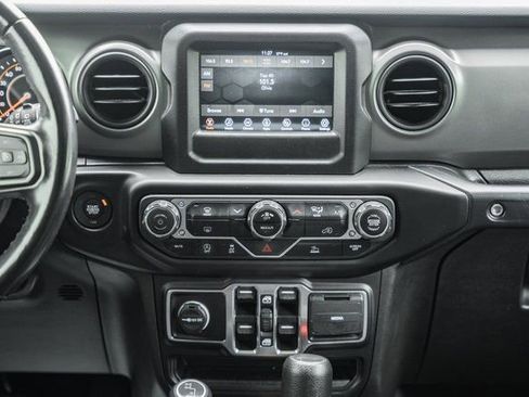 Used 2022 Jeep Wrangler Unlimited Sport image 31