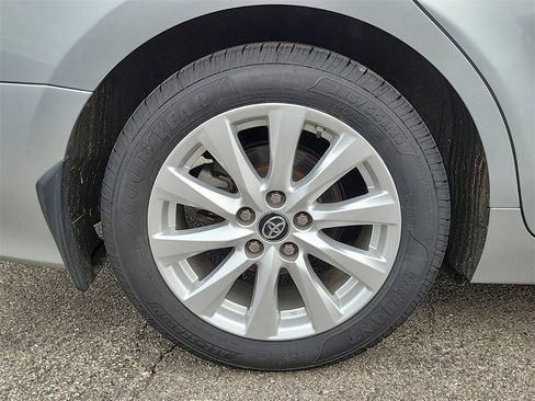 Used 2019 Toyota Camry LE image 6