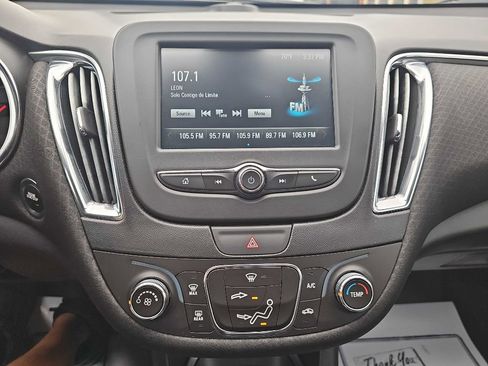 Used 2017 Chevrolet Malibu LT image 30