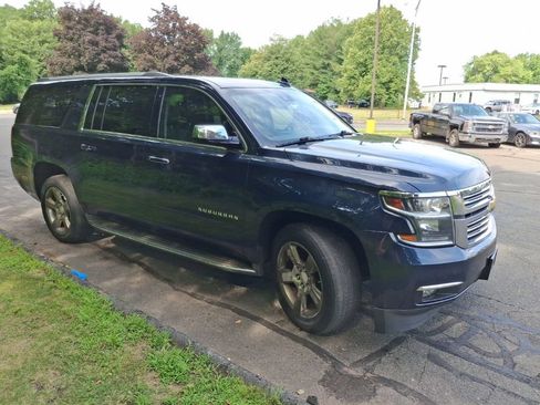Used 2017 Chevrolet Suburban Premier AWD/4WD image 3
