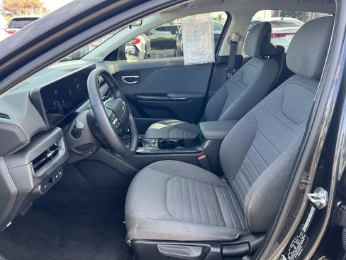 Used 2025 Kia K4 EX image 19