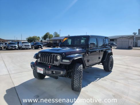 Used 2023 Jeep Wrangler Unlimited Rubicon w/ Xtreme 35 Tire Package image 3