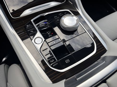 Used 2025 BMW X6 xDrive40i image 12