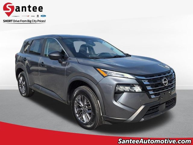 Used 2024 Nissan Rogue S AWD/4WD image 1