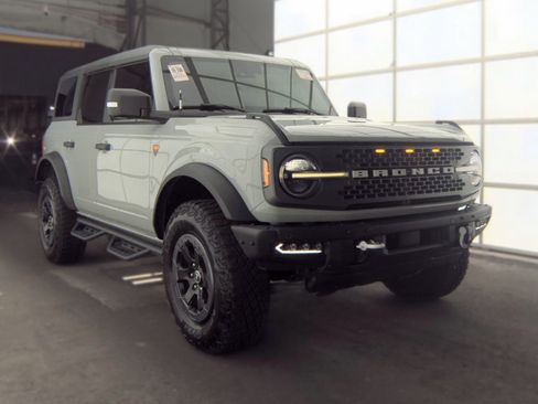 Used 2022 Ford Bronco Badlands AWD/4WD image 3