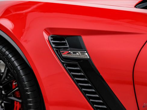 Used 2015 Chevrolet Corvette Z06 w/ 3LZ Preferred Equipment Group image 40