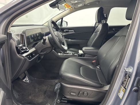 Used 2023 Kia Sportage EX image 9