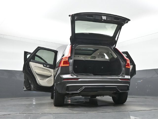 Used 2024 Volvo XC60 B5 Plus w/ Protection Package Premier AWD/4WD image 52