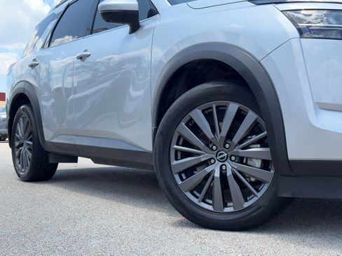 Certified 2023 Nissan Pathfinder SL w/ SL Premium Package FWD image 2
