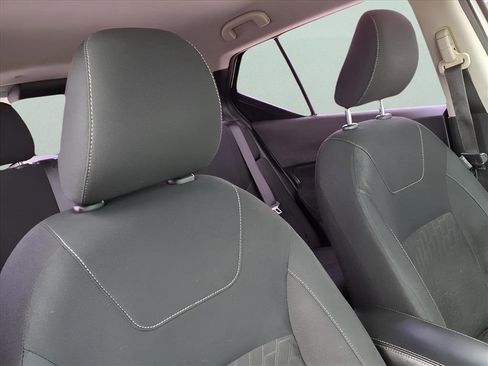 Used 2021 Nissan Kicks SV image 15